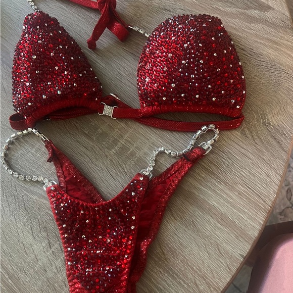 NPC/ IFBB bikini - Picture 2 of 3